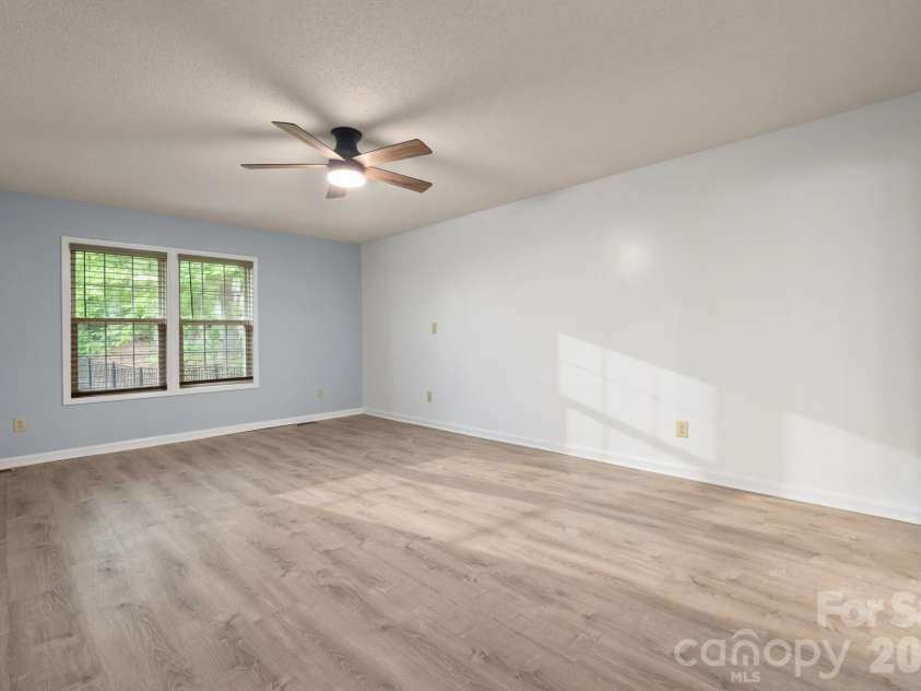 1011 Cambridge Court, Lenoir, NC 28645.  MLS# CAR4374867, YatesRealty ID 25627. 