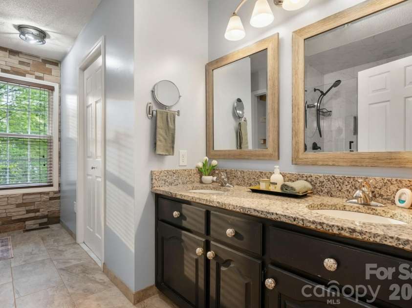 1011 Cambridge Court, Lenoir, NC 28645.  MLS# CAR4374867, YatesRealty ID 25627. 