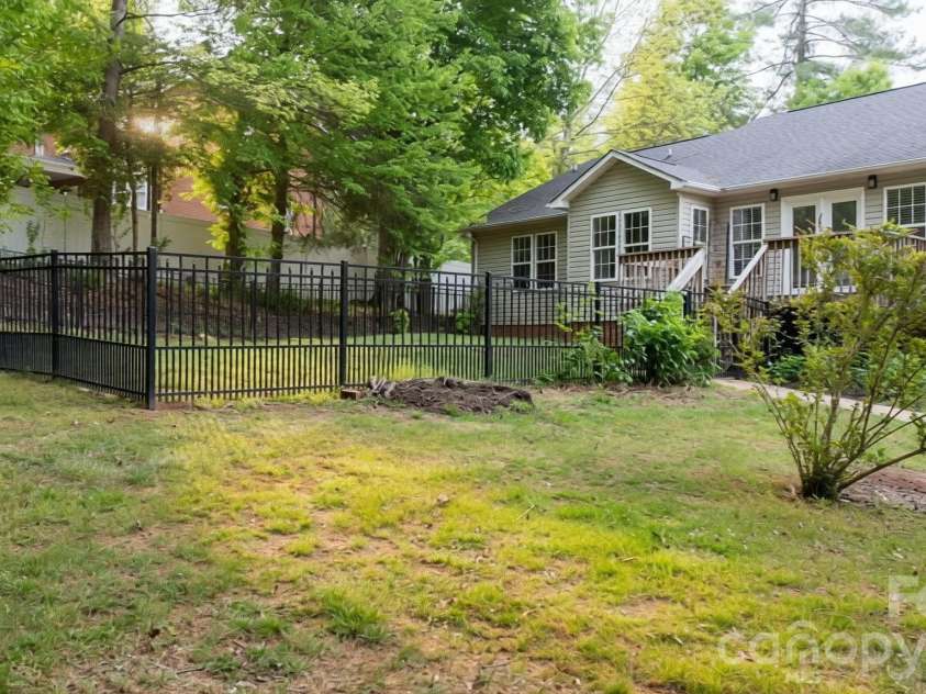1011 Cambridge Court, Lenoir, NC 28645.  MLS# CAR4374867, YatesRealty ID 25627. 