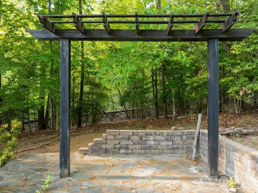 1011 Cambridge Court, Lenoir, NC 28645.  MLS# CAR4374867, YatesRealty ID 25627. 