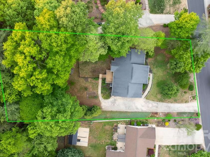 1011 Cambridge Court, Lenoir, NC 28645.  MLS# CAR4374867, YatesRealty ID 25627. 