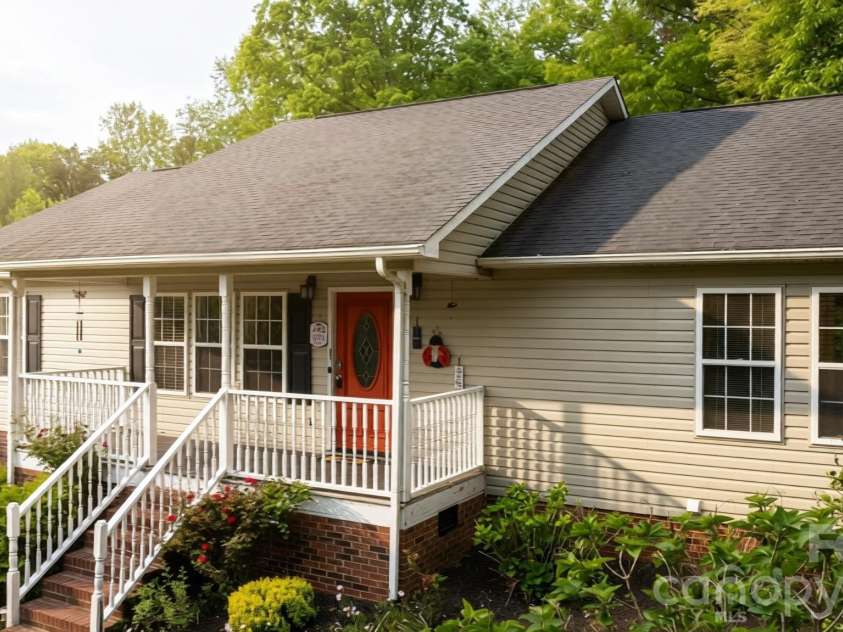 1011 Cambridge Court, Lenoir, NC 28645.  MLS# CAR4374867, YatesRealty ID 25627. 