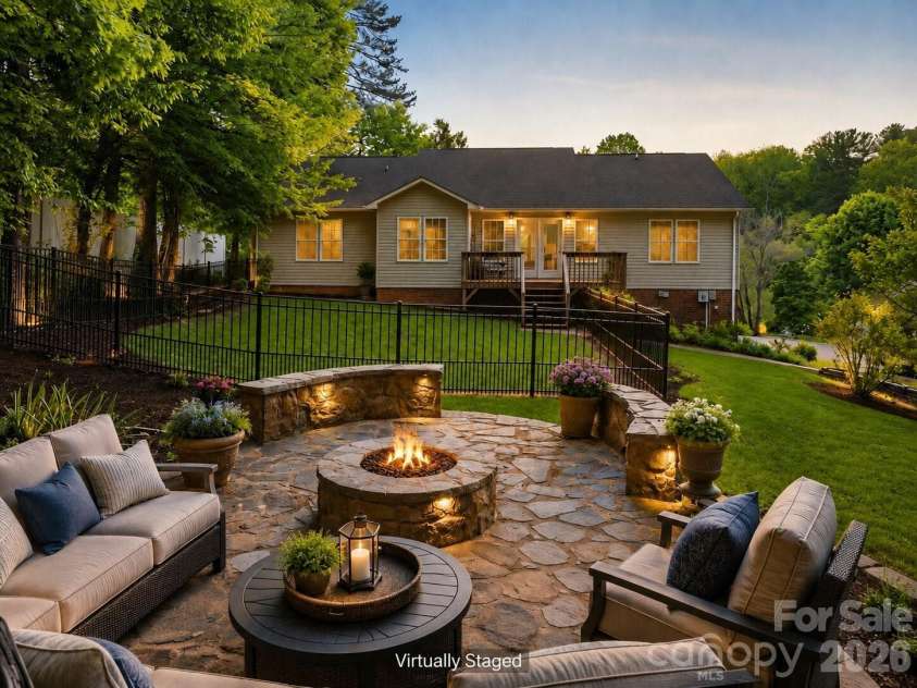 1011 Cambridge Court, Lenoir, NC 28645.  MLS# CAR4374867, YatesRealty ID 25627. 