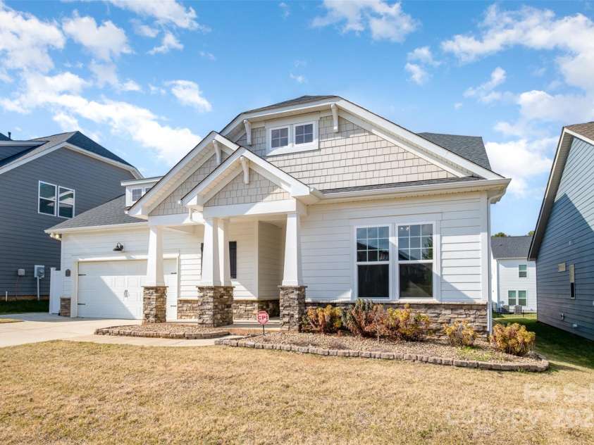 3105 Bonterra Boulevard, Indian Trail, NC 28079.  MLS# CAR4259704, YatesRealty ID 25628. 