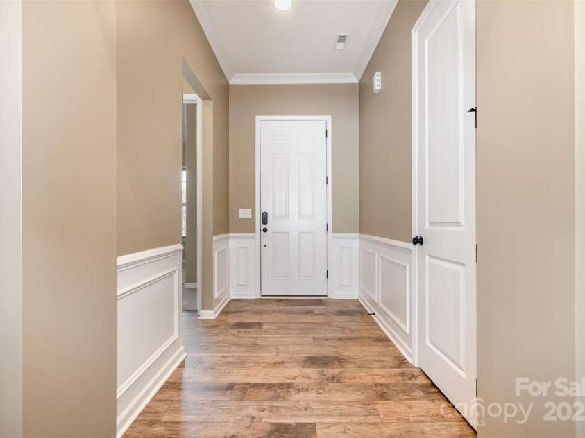 3105 Bonterra Boulevard, Indian Trail, NC 28079.  MLS# CAR4259704, YatesRealty ID 25628. Foyer