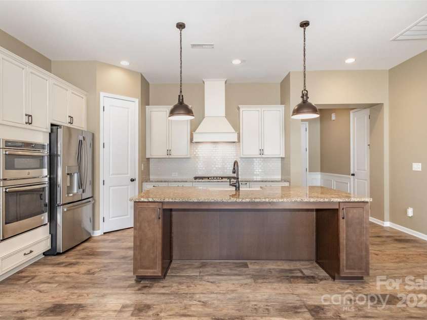 3105 Bonterra Boulevard, Indian Trail, NC 28079.  MLS# CAR4259704, YatesRealty ID 25628. Stainless steel appliances