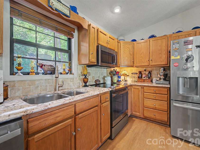531 Reserve Road, Franklin, NC 28734.  MLS# CAR4378159, YatesRealty ID 25628. 