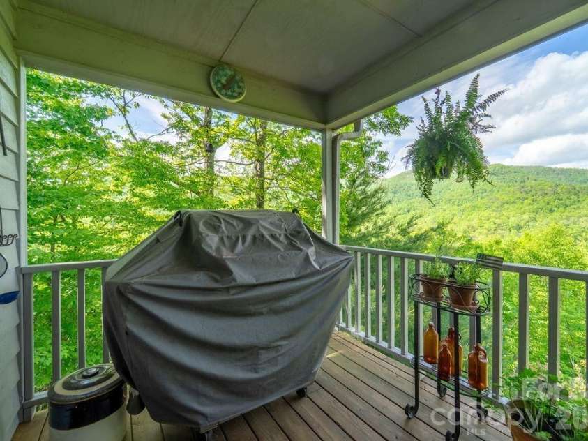 531 Reserve Road, Franklin, NC 28734.  MLS# CAR4378159, YatesRealty ID 25628. 