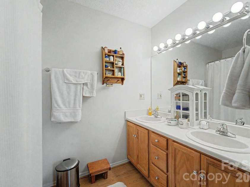 531 Reserve Road, Franklin, NC 28734.  MLS# CAR4378159, YatesRealty ID 25628. 