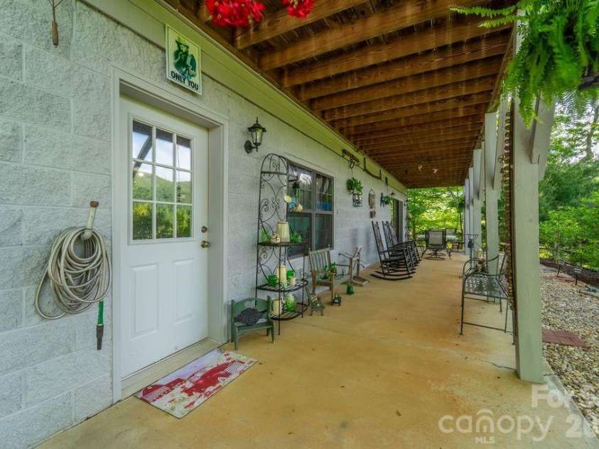 531 Reserve Road, Franklin, NC 28734.  MLS# CAR4378159, YatesRealty ID 25628. 