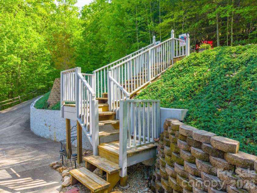 531 Reserve Road, Franklin, NC 28734.  MLS# CAR4378159, YatesRealty ID 25628. 