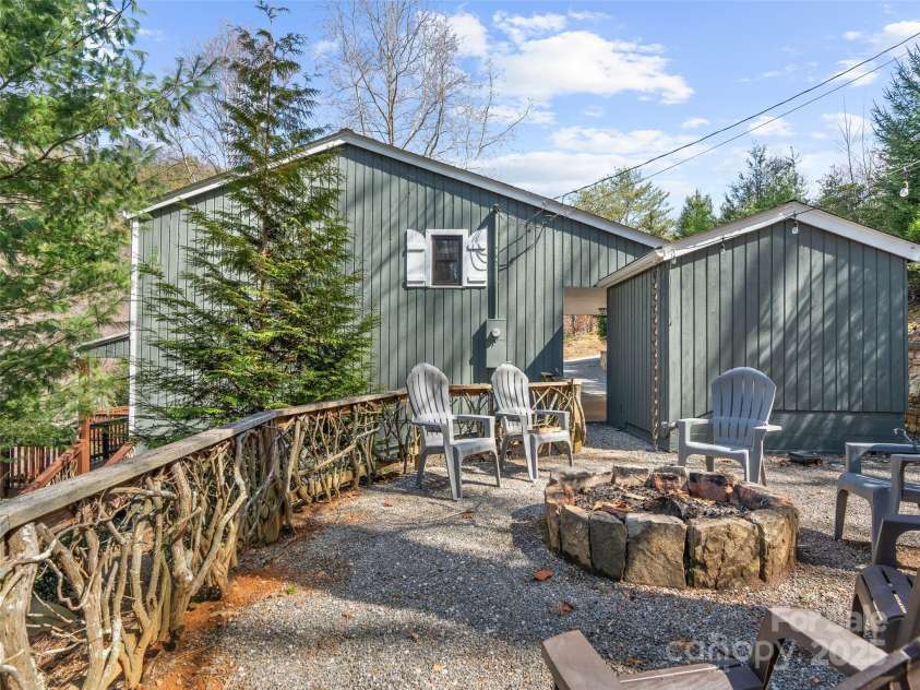 156 Deer Run Road, Canton, NC 28716.  MLS# CAR4204174, YatesRealty ID 2563. 