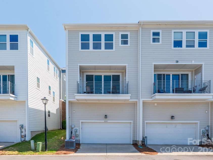 2551 Statesville Avenue, Charlotte, NC 28206.  MLS# CAR4318721, YatesRealty ID 2563. 