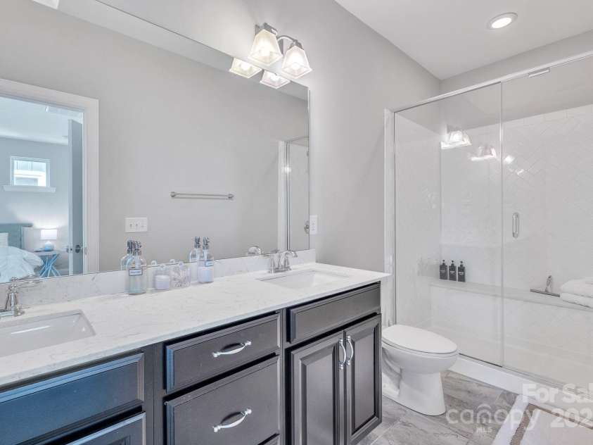 2551 Statesville Avenue, Charlotte, NC 28206.  MLS# CAR4318721, YatesRealty ID 2563. 