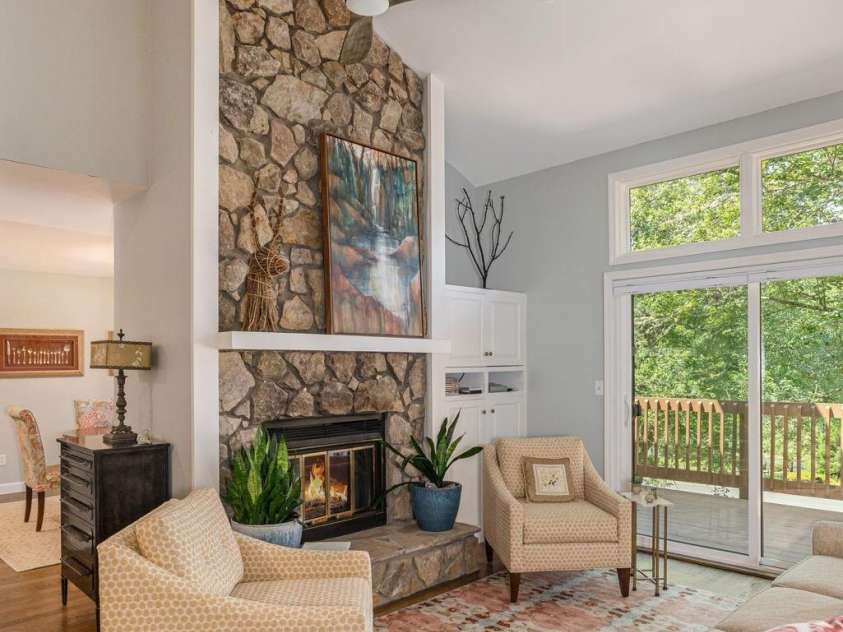 52 Quail Run Circle, Brevard, NC 28712.  MLS# CAR4274057, YatesRealty ID 25630. 
