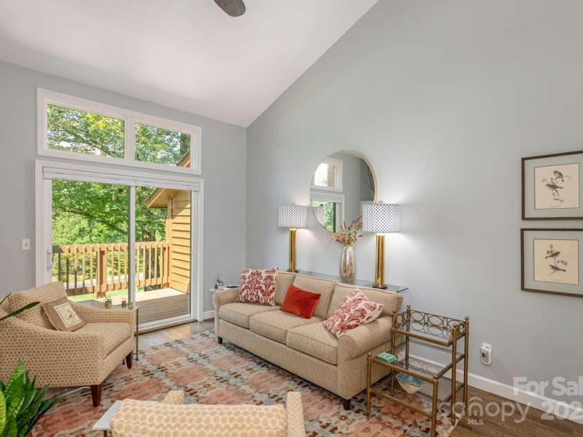 52 Quail Run Circle, Brevard, NC 28712.  MLS# CAR4274057, YatesRealty ID 25630. 