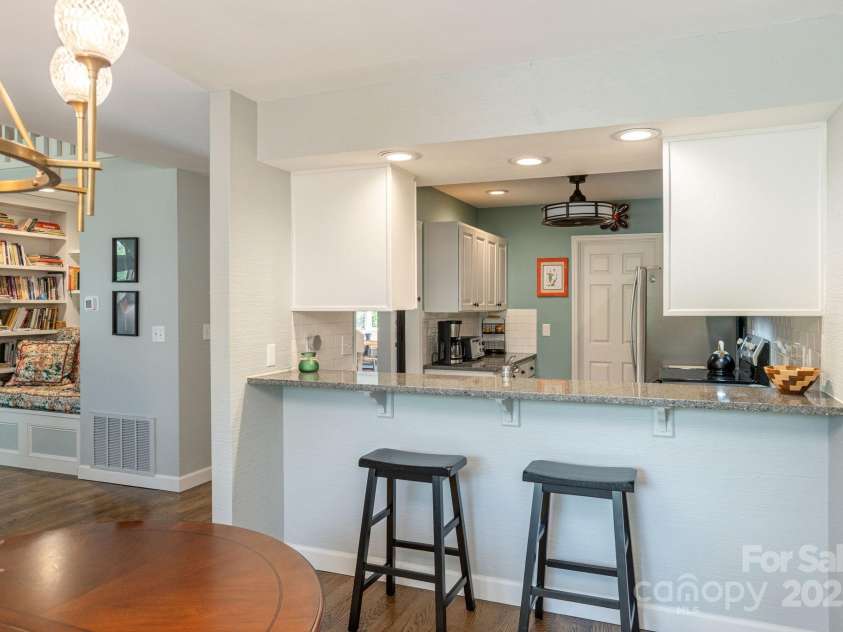 52 Quail Run Circle, Brevard, NC 28712.  MLS# CAR4274057, YatesRealty ID 25630. 