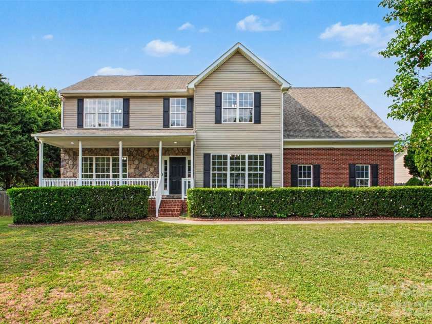 2715 Thornburg Court, Monroe, NC 28110.  MLS# CAR4381195, YatesRealty ID 25631. 