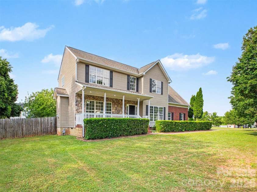 2715 Thornburg Court, Monroe, NC 28110.  MLS# CAR4381195, YatesRealty ID 25631. 