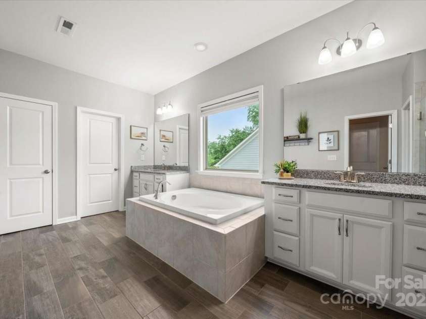9530 Hightower Oak Street, Huntersville, NC 28078.  MLS# CAR4258516, YatesRealty ID 25631. 