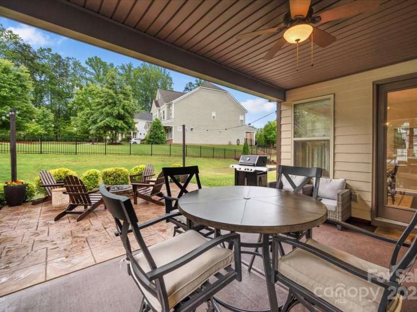 9530 Hightower Oak Street, Huntersville, NC 28078.  MLS# CAR4258516, YatesRealty ID 25631. 