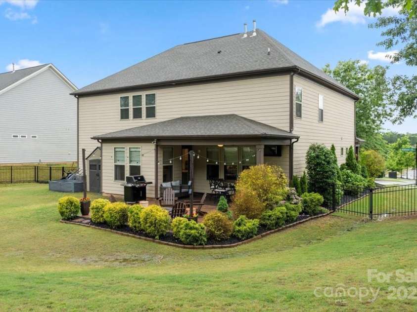 9530 Hightower Oak Street, Huntersville, NC 28078.  MLS# CAR4258516, YatesRealty ID 25631. 