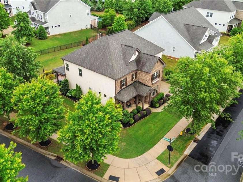 9530 Hightower Oak Street, Huntersville, NC 28078.  MLS# CAR4258516, YatesRealty ID 25631. 