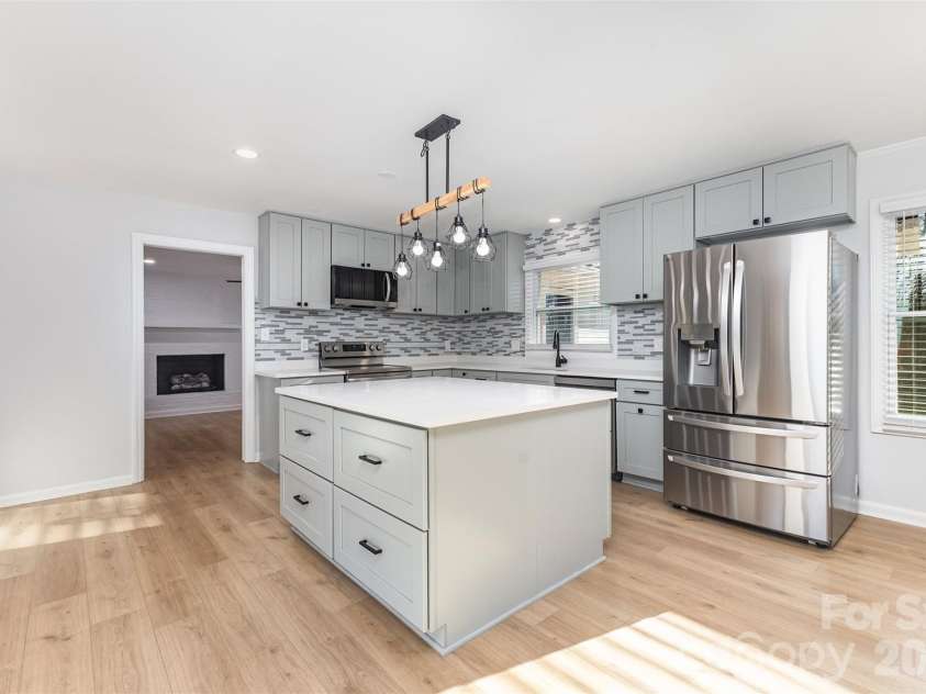 1210 Brookwood Drive, Shelby, NC 28150.  MLS# CAR4327379, YatesRealty ID 25632. 