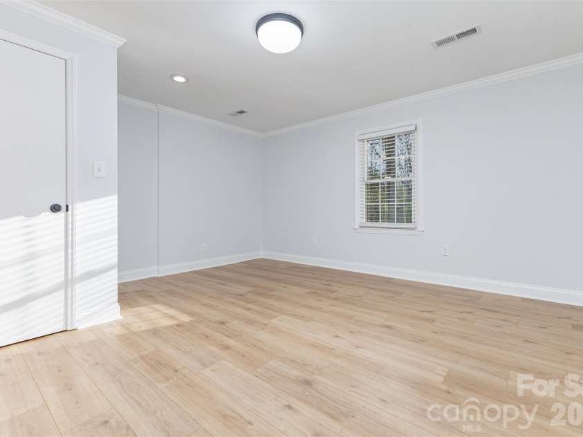 1210 Brookwood Drive, Shelby, NC 28150.  MLS# CAR4327379, YatesRealty ID 25632. 