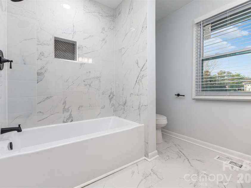 1210 Brookwood Drive, Shelby, NC 28150.  MLS# CAR4327379, YatesRealty ID 25632. 