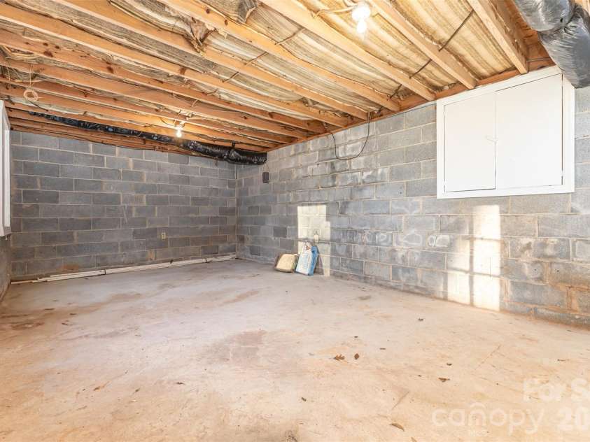 1210 Brookwood Drive, Shelby, NC 28150.  MLS# CAR4327379, YatesRealty ID 25632. 