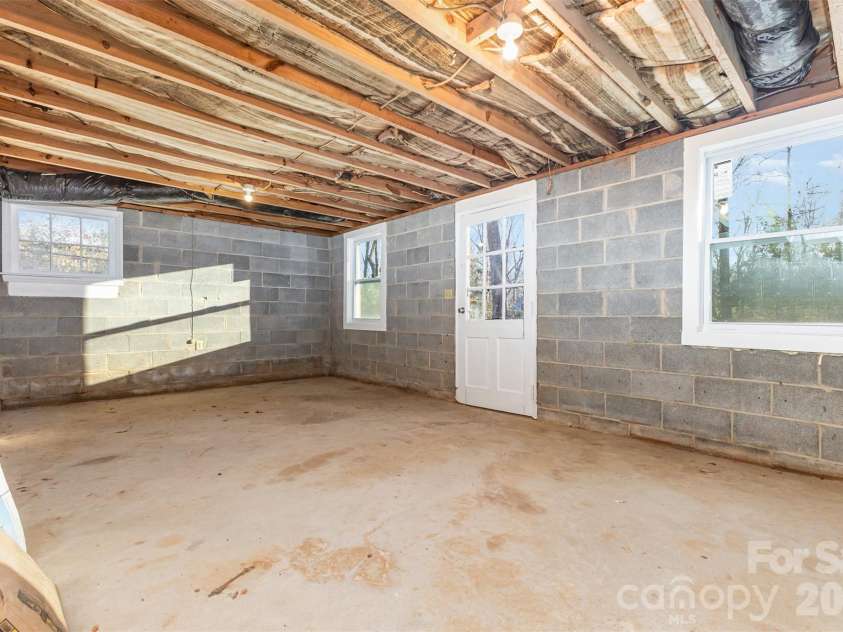 1210 Brookwood Drive, Shelby, NC 28150.  MLS# CAR4327379, YatesRealty ID 25632. 