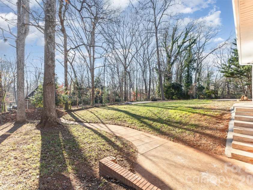1210 Brookwood Drive, Shelby, NC 28150.  MLS# CAR4327379, YatesRealty ID 25632. 