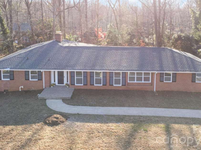 1210 Brookwood Drive, Shelby, NC 28150.  MLS# CAR4327379, YatesRealty ID 25632. 