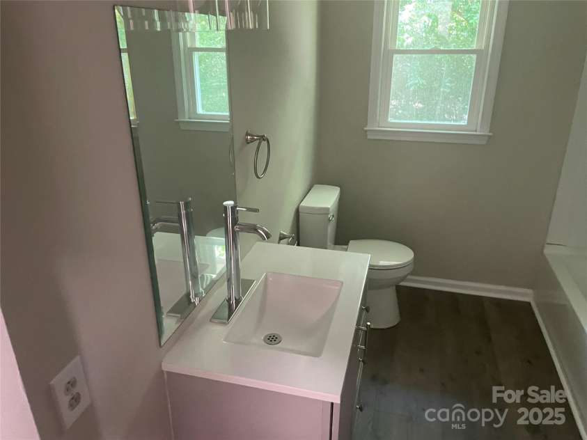 560 Roundtree Circle, Chester, SC 29706.  MLS# CAR4280934, YatesRealty ID 25632. 