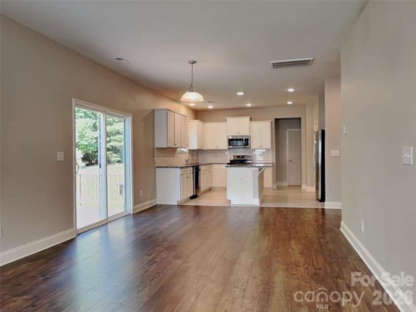14923 Boudins Lane, Charlotte, NC 28278.  MLS# CAR4385413, YatesRealty ID 25633. 