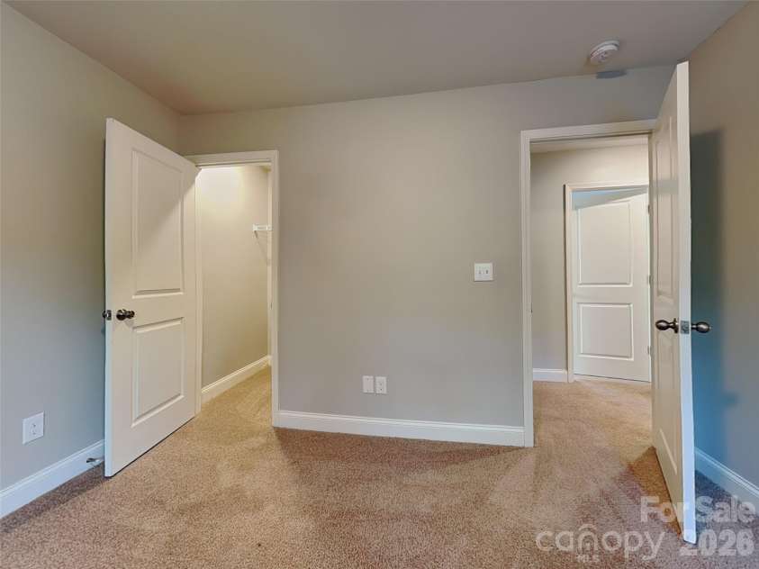 14923 Boudins Lane, Charlotte, NC 28278.  MLS# CAR4385413, YatesRealty ID 25633. 