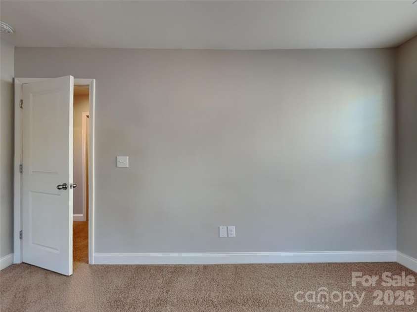 14923 Boudins Lane, Charlotte, NC 28278.  MLS# CAR4385413, YatesRealty ID 25633. 