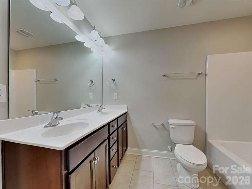 14923 Boudins Lane, Charlotte, NC 28278.  MLS# CAR4385413, YatesRealty ID 25633. 