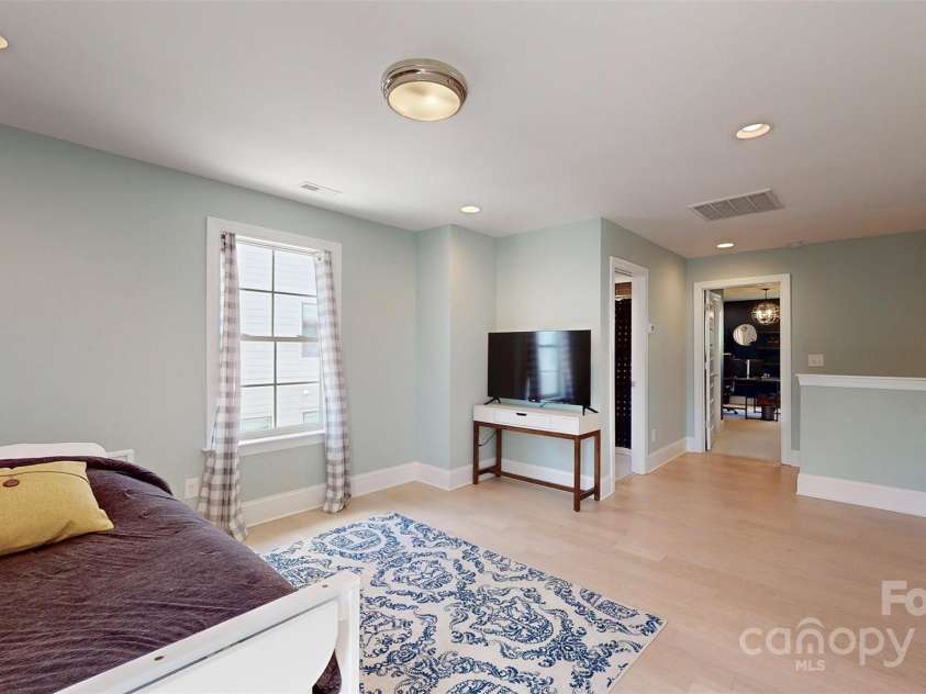 1511 Landis Avenue, Charlotte, NC 28205.  MLS# CAR4246720, YatesRealty ID 25633. Bonus Room