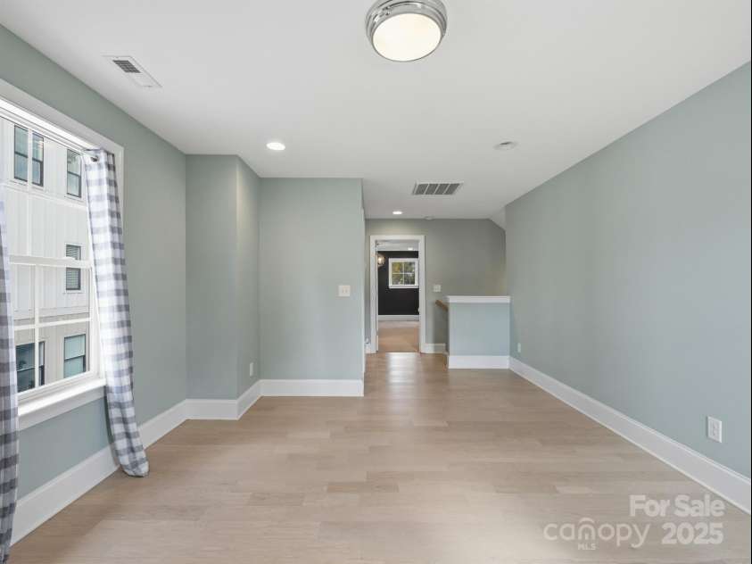 1511 Landis Avenue, Charlotte, NC 28205.  MLS# CAR4246720, YatesRealty ID 25633. Bonus Room