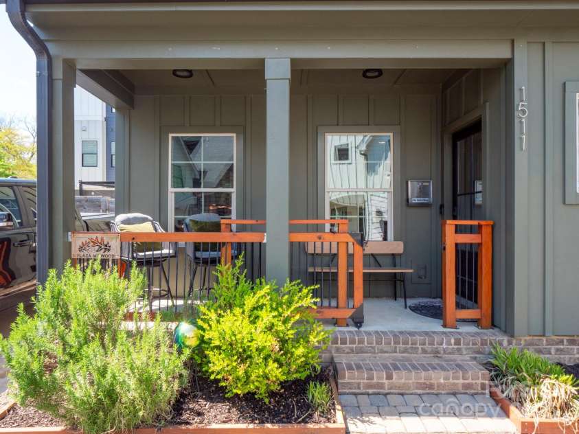 1511 Landis Avenue, Charlotte, NC 28205.  MLS# CAR4246720, YatesRealty ID 25633. Front Porch