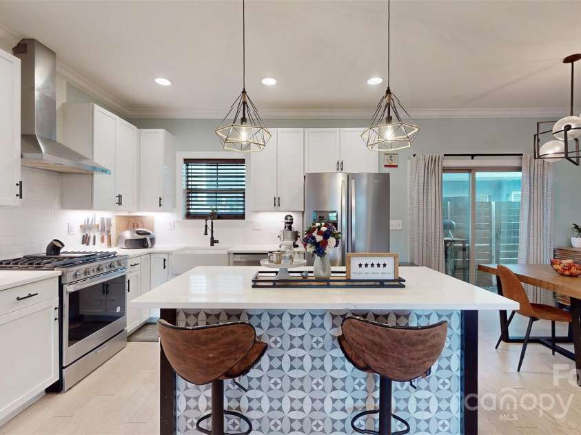 1511 Landis Avenue, Charlotte, NC 28205.  MLS# CAR4246720, YatesRealty ID 25633. Kitchen