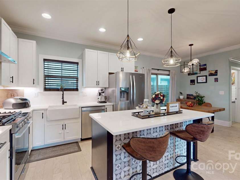 1511 Landis Avenue, Charlotte, NC 28205.  MLS# CAR4246720, YatesRealty ID 25633. Kitchen/Dining Nook