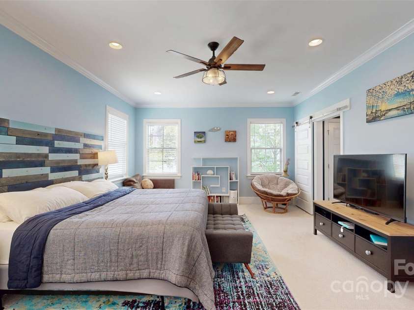 1511 Landis Avenue, Charlotte, NC 28205.  MLS# CAR4246720, YatesRealty ID 25633. Primary Bedroom