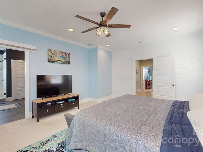 1511 Landis Avenue, Charlotte, NC 28205.  MLS# CAR4246720, YatesRealty ID 25633. Primary Bedroom