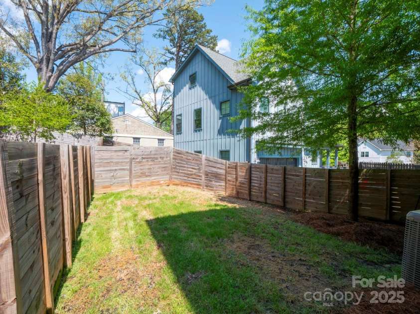 1511 Landis Avenue, Charlotte, NC 28205.  MLS# CAR4246720, YatesRealty ID 25633. Right Side Yard