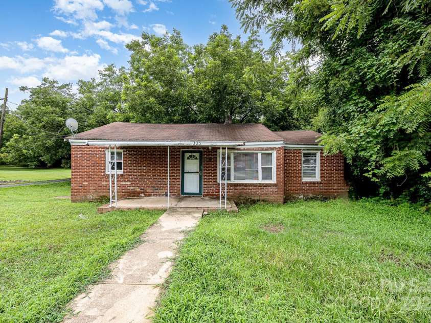 305 Kendall Street, Norwood, NC 28128.  MLS# CAR4279460, YatesRealty ID 25634. 
