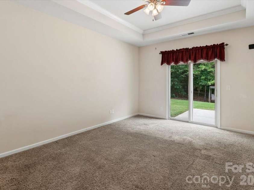 10214 Atkins Ridge Drive, Charlotte, NC 28213.  MLS# CAR4384296, YatesRealty ID 25635. 