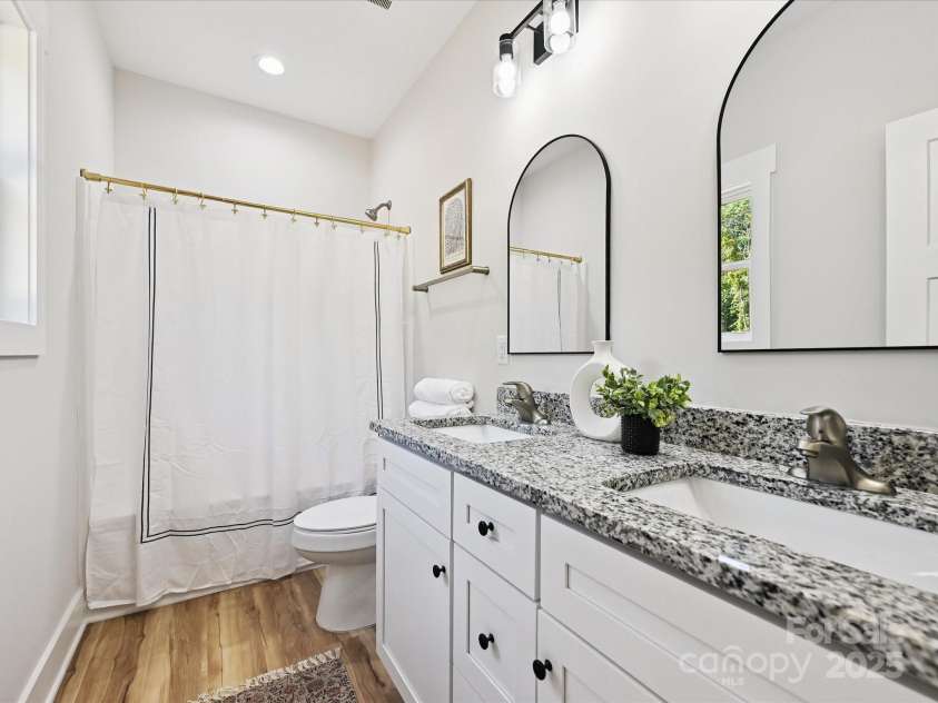 286 Old Pinckney Road, York, SC 29745.  MLS# CAR4274533, YatesRealty ID 25635. 